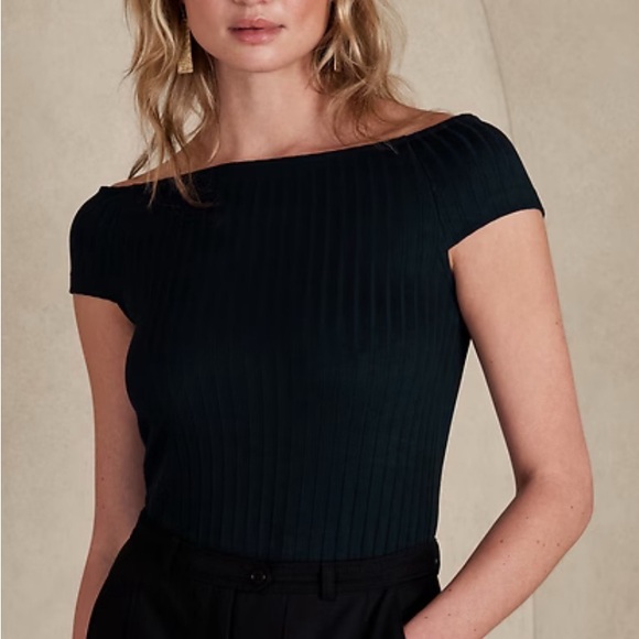 Banana Republic Tops - Banana Republic Chantel Off-Shoulder Top, Size 2